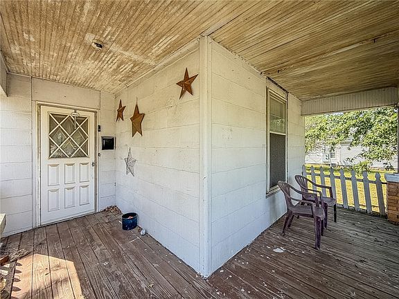 4th image of 2105 Dewitt Ave