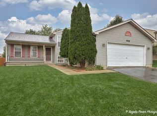 908 Countrywood Dr, Zion, IL 60099