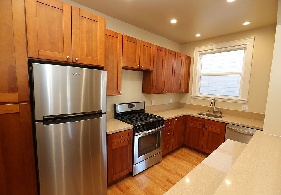1st image of 1701 N Point St APT 102