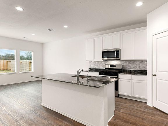 5th image of 3023 Sycamore Run Ln