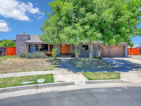 1196 Robinson Ct, Hanford, CA 93230