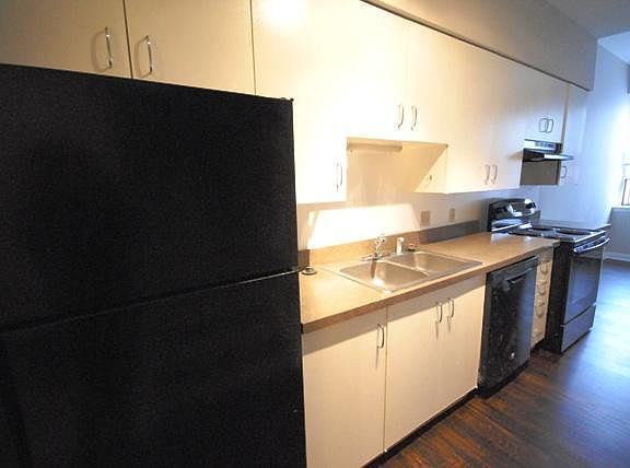 2nd image of 2305 S 10th St #B