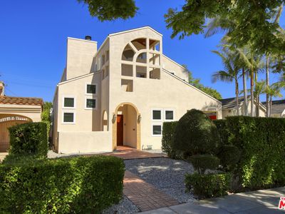 426 S Swall Dr, Beverly Hills, CA, 90211