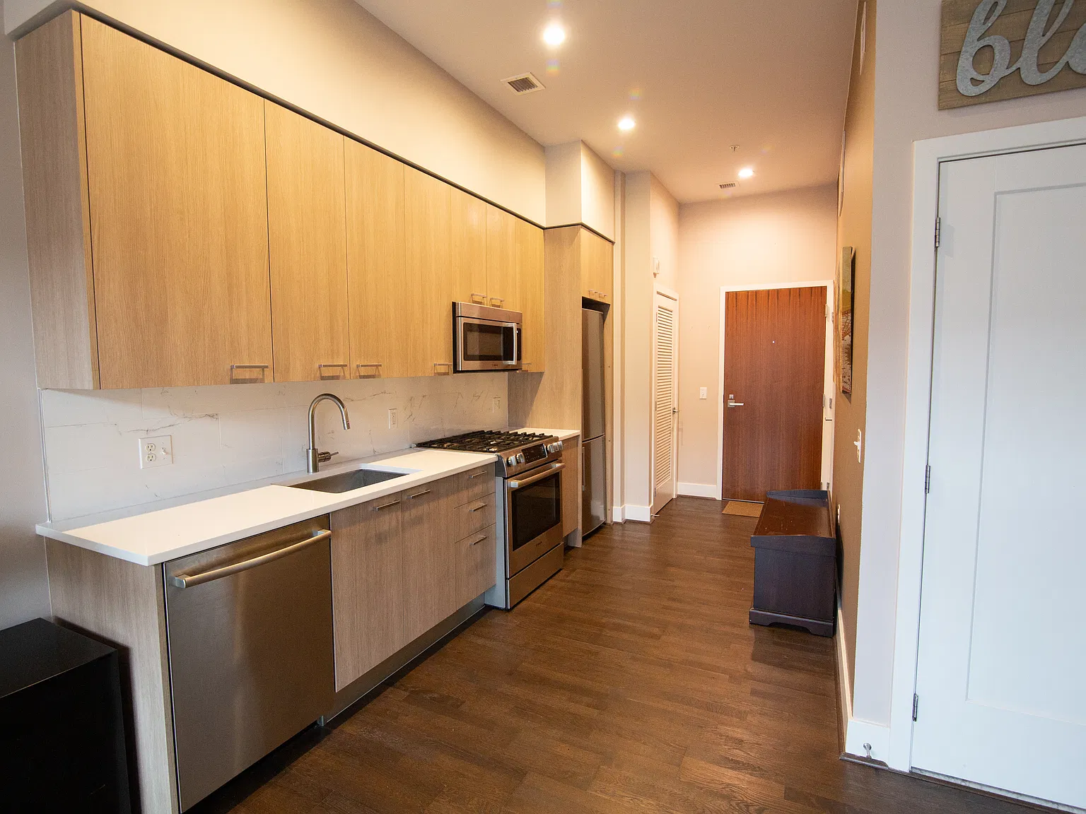 1 bed, 512 sqft, $2,300 — Photo 4
