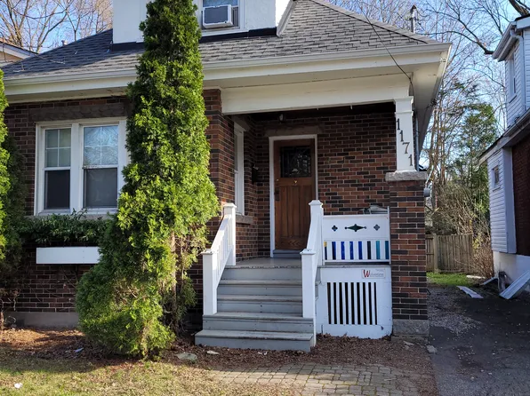 1171 King St W, Hamilton, ON