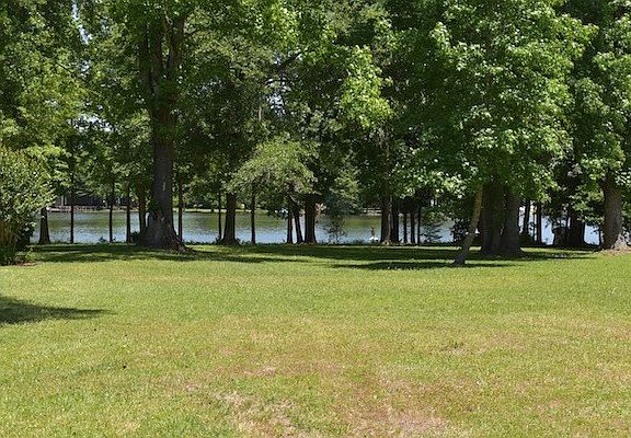 2nd image of 8 Woodlake Dr