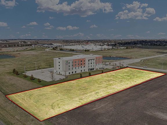 2nd image of 950 Broadmeadow Rd