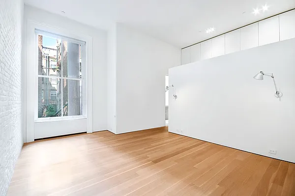 Sold by Compass | media 23