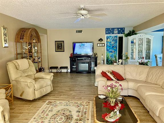 2nd image of 6002 OAK CREEK LANE #1925