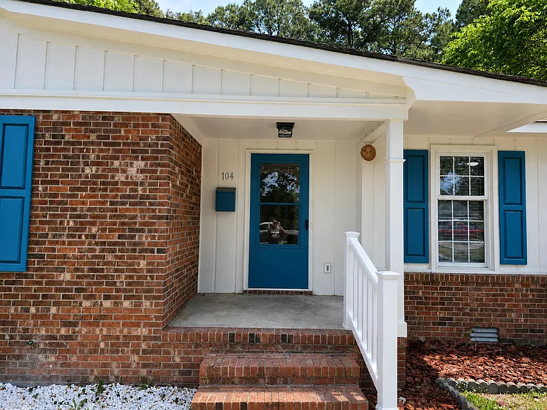 104 Karol Dr — Photo 3