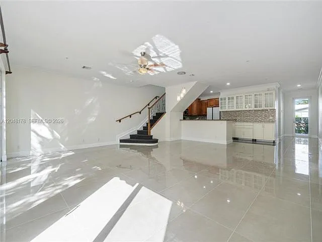 1772 NE 9th St — Photo 3