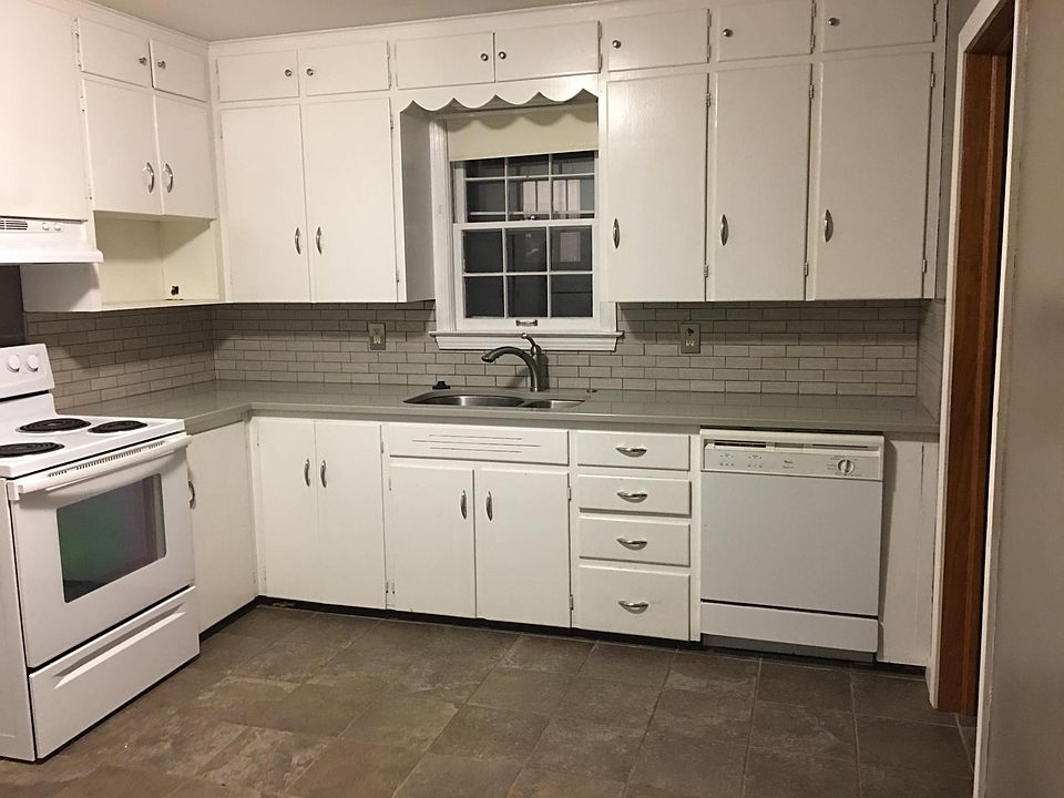 2nd image of 16 N Shannon Ave