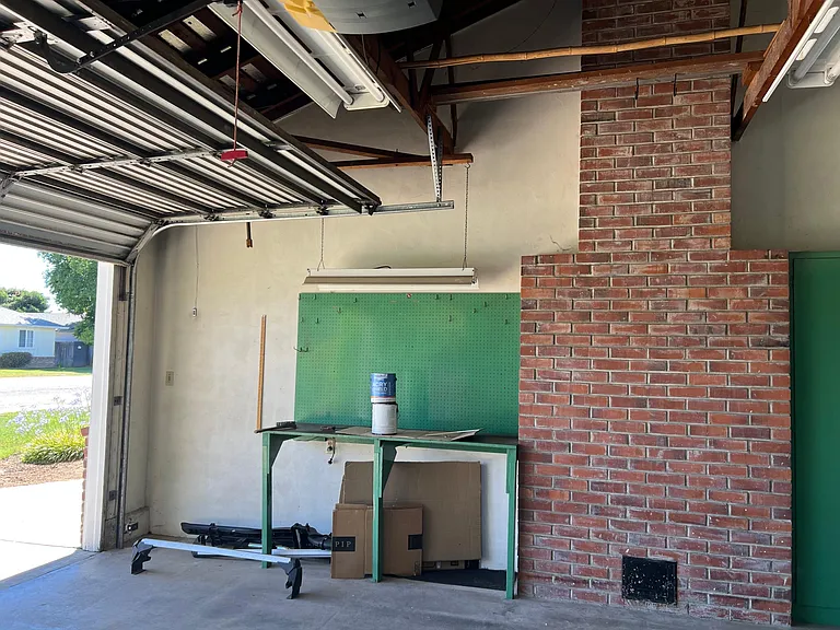 811 W Tokay St — Photo 39
