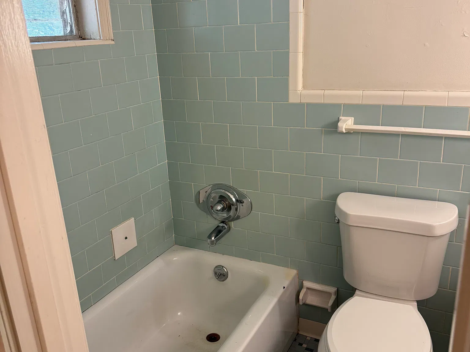 3 bed, 1152 sqft, $1,150 — Photo 2