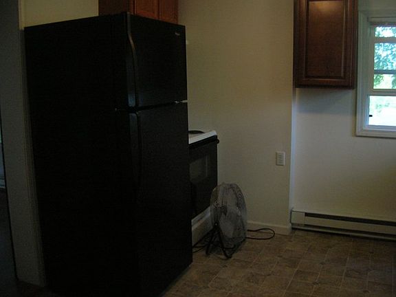 3rd image of 137 Crescent Ave