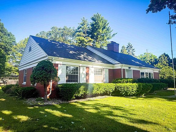2nd image of 2603 Woodland Dr