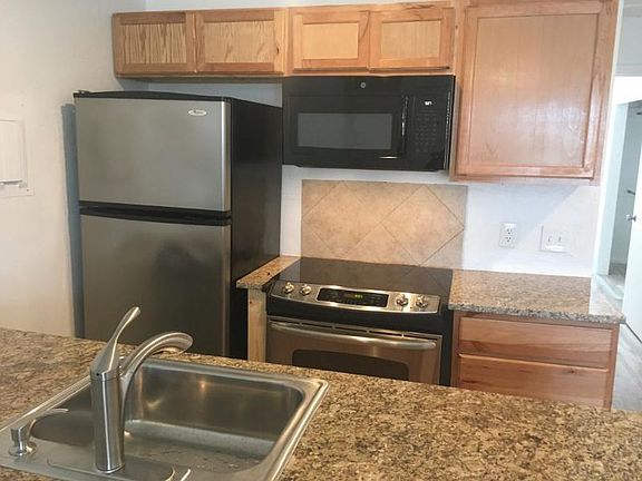 2nd image of 410 Bridgeport Ave APT B