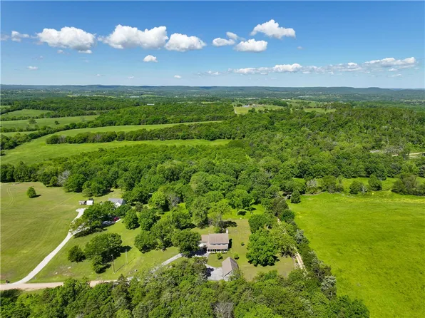 398 Northfork Dr, Berryville, AR 72616