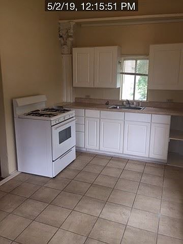 2nd image of 410 E Locust St APT 3