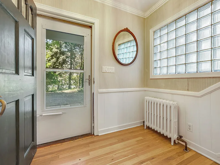 14 Grove Ln — Photo 5