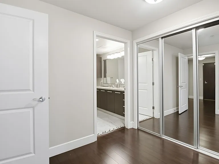1431 Pac Hwy #415 — Photo 33