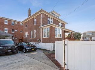 2815 Seagirt Blvd, Far Rockaway, NY 11691