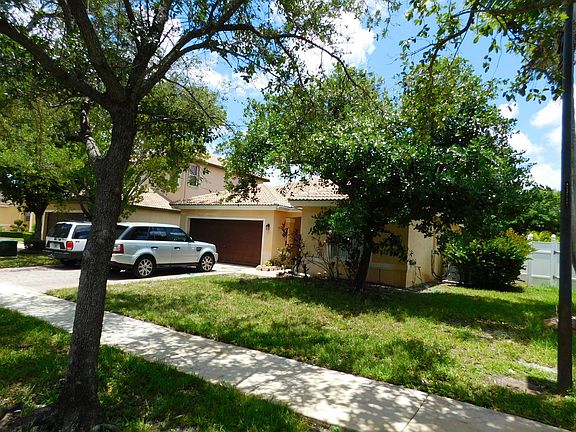 3rd image of 19155 SW 25th Ct