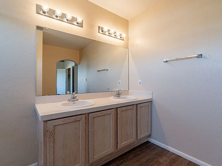 630 W Cassidy Pl — Photo 23
