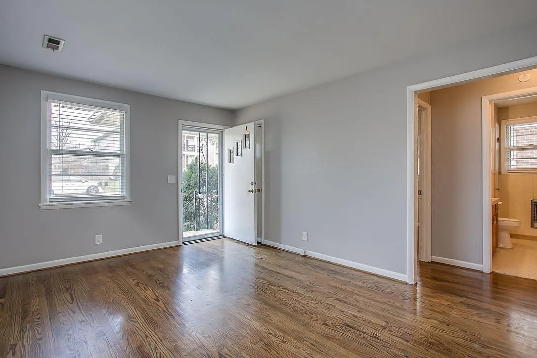 4115 Utah Ave — Photo 2