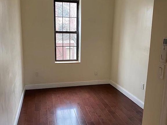 3rd image of 3940 Lancaster Ave Floor 2