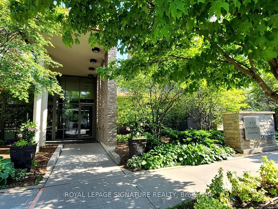57 Upper Duke Cres #512