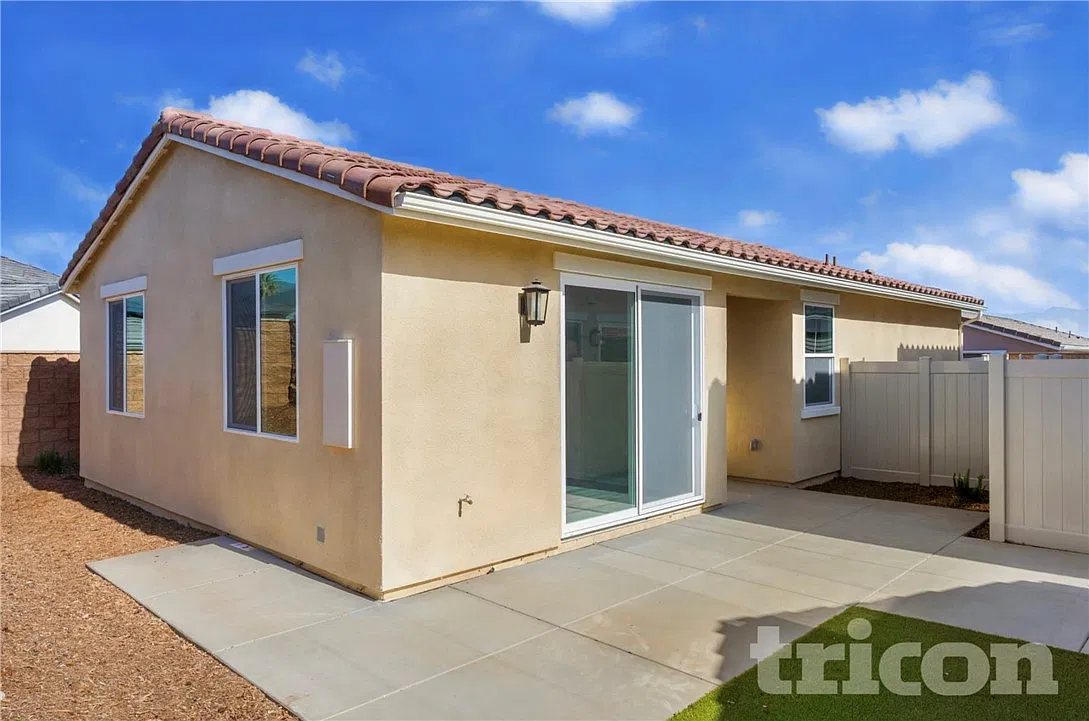 3 bed, 1176 sqft, $3,499 — Photo 3