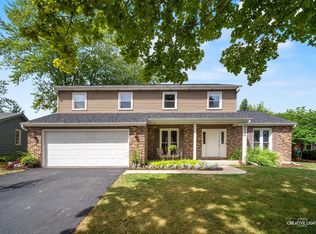 2504 Sun Valley Rd, Lisle, IL 60532