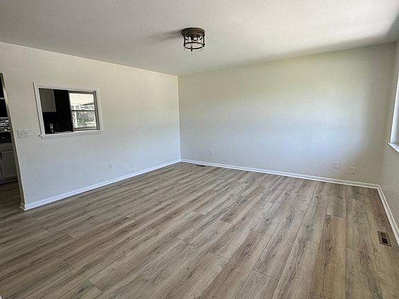 2nd image of 3375 Bighorn Ct