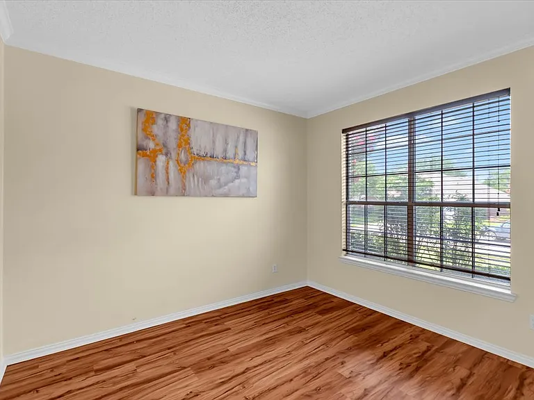 2023 Lairds Dr — Photo 30