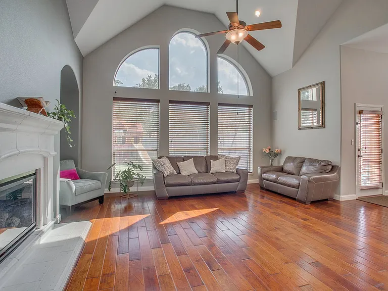 12221 Montclair Bnd — Photo 9