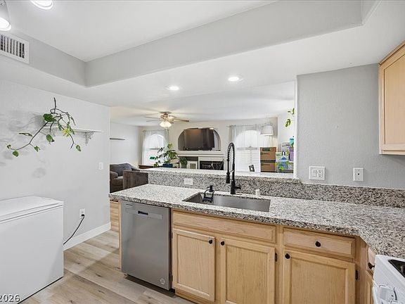 5th image of 7950 W Flamingo Rd Unit 1017
