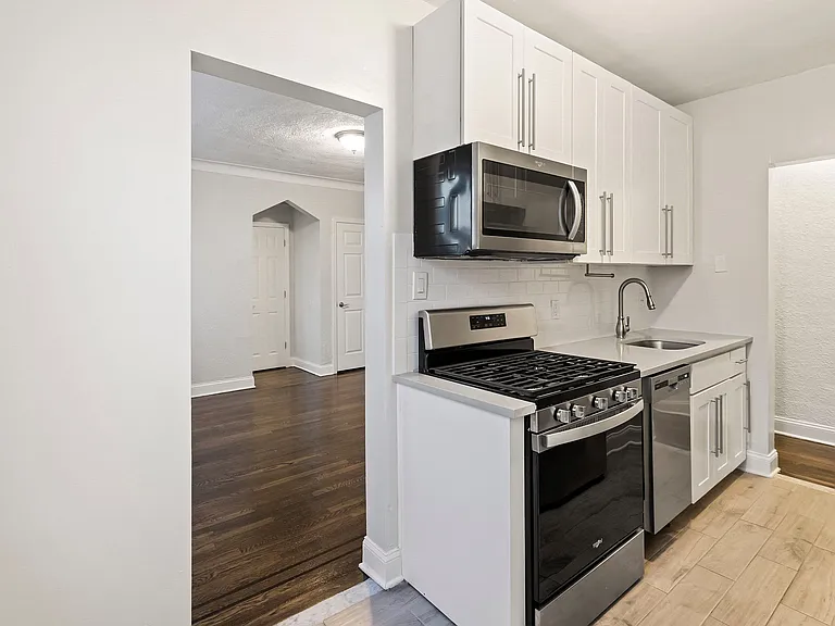 101 Terrace Avenue Apartments — Photo 2