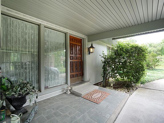3rd image of 10298 Lochcrest Dr