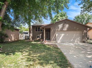 4700 E Blazewood Dr, Sioux Falls, SD 57110