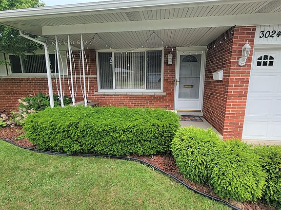 3rd image of 30242 Cousino Dr