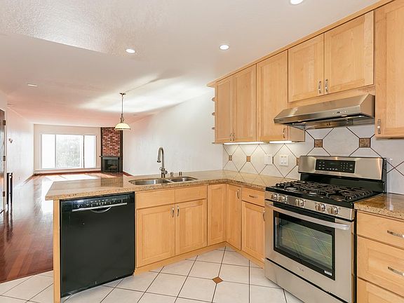 3rd image of 477 Arlington St