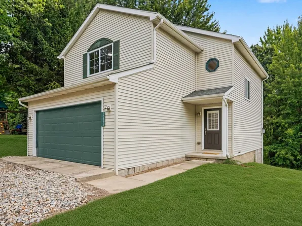 10325 Michael Blvd, Pinckney, MI 48169