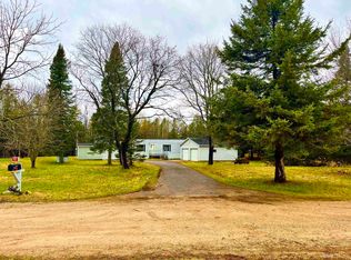 10071 S 6th Rd, Rapid River, MI 49878