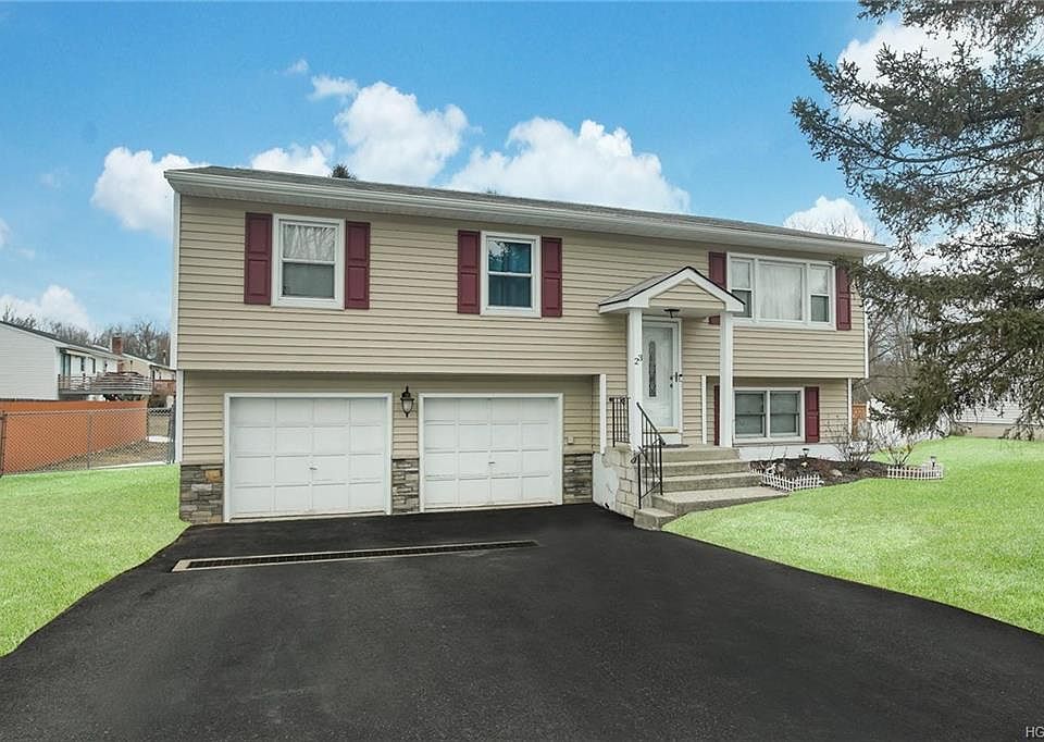 1st image of 23 Pearsall Dr