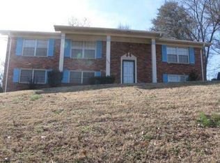 1404 Iroquois Cir, Birmingham, AL 35214