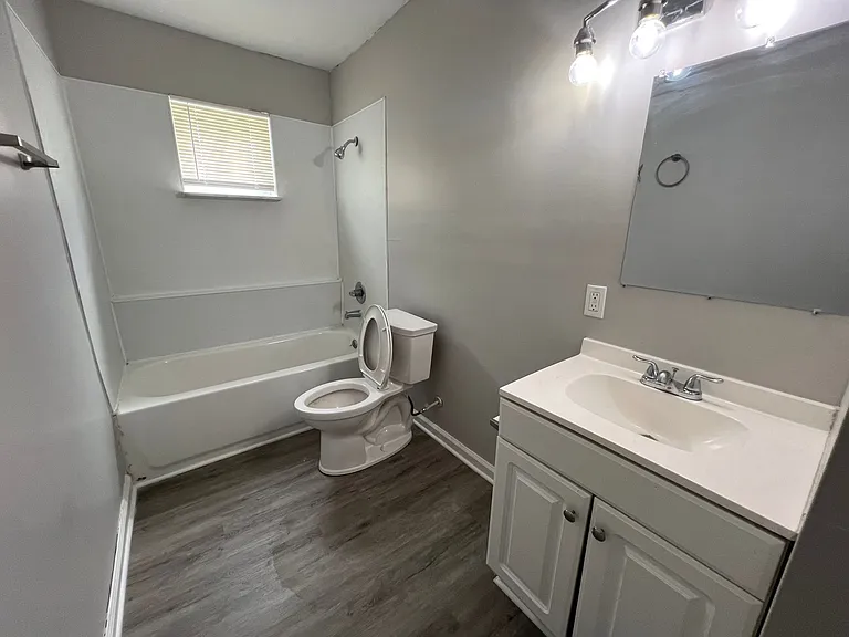 East Ridge Apartments — Photo 8