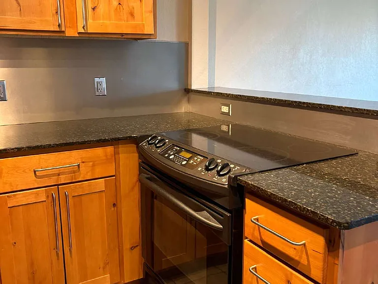 417 E Kiowa St #602 — Photo 5