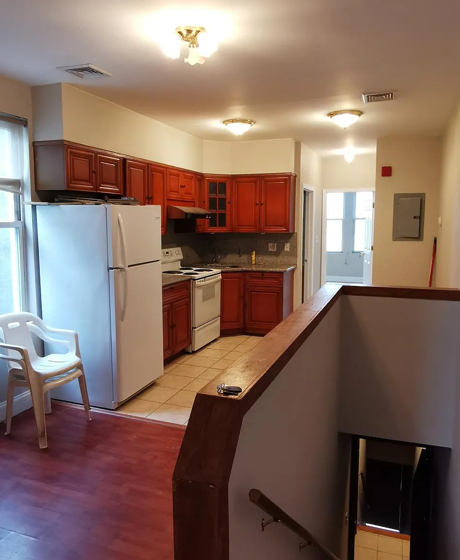 2 bed, $1,400 — Photo 2