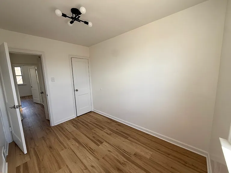 6805 Oakland St — Photo 12